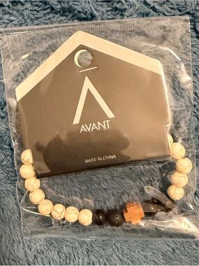 Avanti Cream and Black Beaded Bracelet with Natural Wood Accent